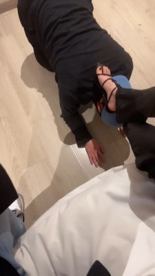 图片[2]_套路直播视频【伊莉】超臭原味白棉袜捂狗/高跟踩狗爪 bf26409_HD绳艺资源