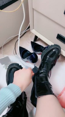 图片[3]_套路直播视频【美丝大大】多双鞋子高跟全体重踩-黑丝恋足舔 bf26322_HD绳艺资源