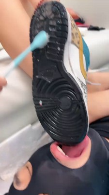 图片[9]_套路直播视频【一一S】开发新模特S-超强刷鞋底强迫吃/脏水压头窒息 bf26353_HD绳艺资源