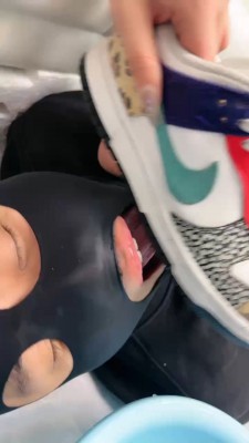 图片[10]_套路直播视频【一一S】开发新模特S-超强刷鞋底强迫吃/脏水压头窒息 bf26353_HD绳艺资源