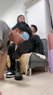 套路直播视频【素人星探】超强情侣主绿帽专场-长靴踩踏-臭脚窒息/转胯遛狗 bf26291_HD绳艺资源