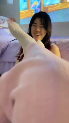 套路直播视频【橘子没熟】超美母畜-棉袜脚踩-叼袜子-羞涩舔脚 bf26299_HD绳艺资源