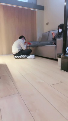 图片[4]_套路直播视频【晚晚】舔脏小白鞋-红色船袜-踩踏恋足 bf26315_HD绳艺资源