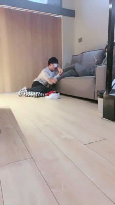 图片[5]_套路直播视频【晚晚】舔脏小白鞋-红色船袜-踩踏恋足 bf26315_HD绳艺资源