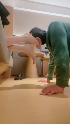 图片[7]_套路直播视频【晨希】及膝袜皮鞋闻舔/裸足全体重踩 bf26222_HD绳艺资源