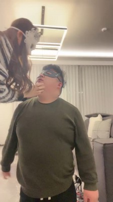 图片[2]_套路直播视频【妆主大大】多双鞋子抽耳光-清理脏鞋底/踩狗头艺术磕头 bf26247_HD绳艺资源