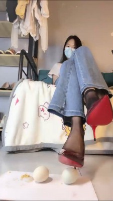 图片[3]_套路直播视频【万一】情侣主第一视角羞辱-踩食物 bf26252_HD绳艺资源