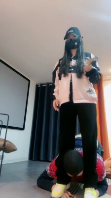 图片[6]_套路直播视频【猫神大人】转胯/耐克运动鞋踩踏/艺术踩狗爪 bf26209_HD绳艺资源