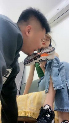 图片[2]_套路直播视频【艾莉】剧情-挑战下贱快递员-吃白袜/舔脏鞋/裸足深喉 bf26195_HD绳艺资源