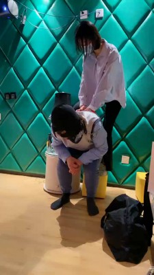 图片[8]_套路直播视频【Q月】脏老爹鞋黑棉袜辱-转胯踩踏艺术闻舔 bf26194_HD绳艺资源