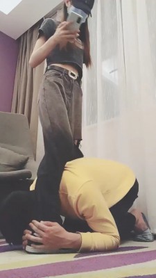 图片[7]_【美娜格格】运动鞋白棉袜挑战家奴【上】 bf26793_HD绳艺资源