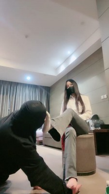 图片[9]_【猫神大人】人体擦鞋器-裸足狂舔-全体重踩踏 bf26795_HD绳艺资源