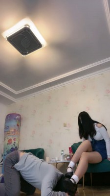 图片[9]_【榕S】御姐风S皮鞋白袜踩踏/气味羞辱/人体烟灰缸 bf26801_HD绳艺资源