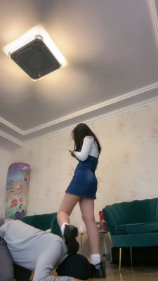 图片[11]_【榕S】御姐风S皮鞋白袜踩踏/气味羞辱/人体烟灰缸 bf26801_HD绳艺资源