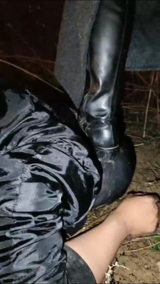 图片[4]_【辣姐】户外-强迫狗舔泥巴鞋底/骑马遛狗 bf26766_HD绳艺资源