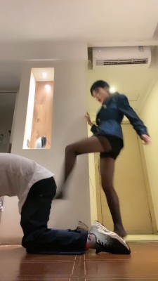 图片[7]_【千条姐】黑丝踩踏喂食/高跟长靴艺术舔/重度提档 bf26702_HD绳艺资源