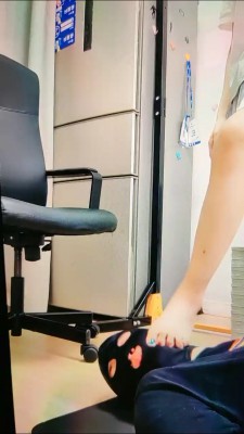 图片[5]_【高难度挑战美学】脚耳光狂抽/裸足碾压 bf26714_HD绳艺资源