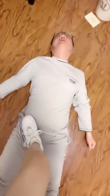 图片[2]_套路直播视频【悦主大大】小白鞋提档/闻鞋窝/全体重踩踏/舔闻臭脚 bf26751_HD绳艺资源