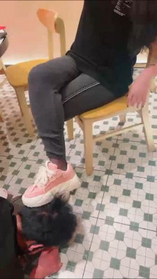 套路直播视频【月神】双S餐厅桌下玩狗 bf26808_HD绳艺资源