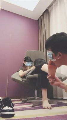 图片[6]_套路直播视频【美娜格格】运动鞋白棉袜挑战家奴【下】 bf26794_HD绳艺资源