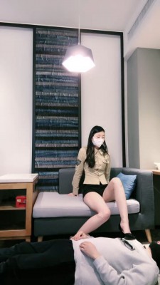 套路直播视频【罗宾】御姐长腿高跟诱惑-闻臭袜-提档-转胯裸足狂舔 bf26789_HD绳艺资源