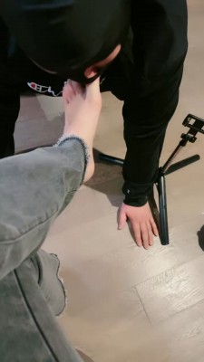 图片[10]_套路直播视频【猫神大人】人体擦鞋器-裸足狂舔-全体重踩踏 bf26795_HD绳艺资源