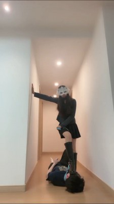 套路直播视频【妆主大大】犬化-长靴踩踏遛狗踩踏 bf26797_HD绳艺资源