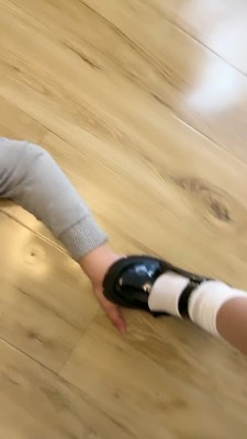 图片[3]_套路直播视频【榕S】御姐风S皮鞋白袜踩踏/气味羞辱/人体烟灰缸 bf26801_HD绳艺资源