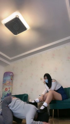 图片[8]_套路直播视频【榕S】御姐风S皮鞋白袜踩踏/气味羞辱/人体烟灰缸 bf26801_HD绳艺资源