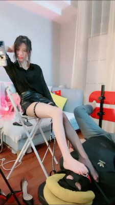 图片[10]_套路直播视频【芷晴】吃脚皮脚指甲喝口水-刑具固定艺术黑丝踩 bf26812_HD绳艺资源