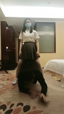 图片[6]_套路直播视频【御神】艺术小白鞋白丝提档/踩踏闻臭鞋臭袜 bf26770_HD绳艺资源