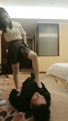 图片[8]_套路直播视频【御神】艺术小白鞋白丝提档/踩踏闻臭鞋臭袜 bf26770_HD绳艺资源