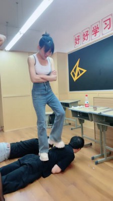 图片[14]_套路直播视频【伊晨S】剧情腿绞-麻辣女教师和校花玩哭男同学【三视角版】 bf26740_HD绳艺资源