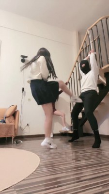 图片[4]_套路直播视频【礼礼大大】双S-小白鞋+棉袜+裸足重度提档【双视角版】 bf26703_HD绳艺资源