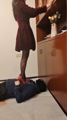 套路直播视频【万灵】高跟黑丝+长靴全体重跳踩 bf26708_HD绳艺资源