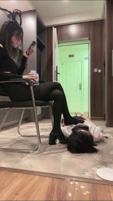 图片[6]_【暴揍小溪】双S-艺校女神黑丝袜踩奶狗/喂酸奶【双视角完整版】bf26761_HD绳艺资源