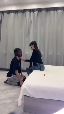 【文文】精神小妹抽耳光/裸足提档踩踏/喂口水 bf26667_HD绳艺资源