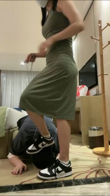 图片[2]_【漫漫】运动鞋白袜辱-衣架抽-白袜塞嘴 bf26679_HD绳艺资源