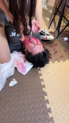 图片[13]_【伊晨S】双S-超重口-咀嚼物+口水喂食/全体重踩踏【双视角版】 bf26652_HD绳艺资源