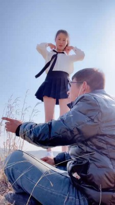 【孤傲女帝】户外被踢踹虐待的狗【双视角版】 bf26620_HD绳艺资源