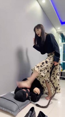 图片[9]_【精神小妹】群调-学生主高难度挑战踢踹/全体重踩踏/转胯喝圣水 bf26612_HD绳艺资源