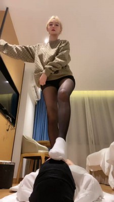 【千条姐】精神小妹原味白袜+小白鞋+黑丝气味羞辱【完整版】bf26496_HD绳艺资源