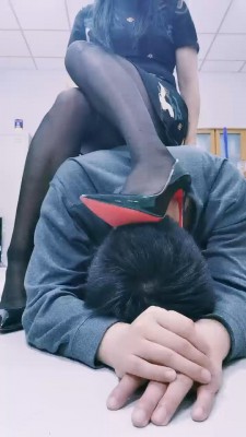 【Alice】黑丝高跟御姐虐狗-转胯坐垫/高跟踩 bf26489_HD绳艺资源