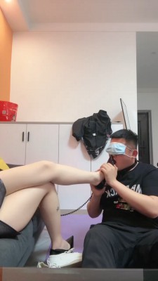 图片[5]_【不期而遇】高跟+小白鞋艺术舔/圣水/全体重踩踏 bf26539_HD绳艺资源