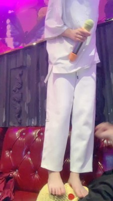 图片[7]_【精神小妹】KTV开发素人舔裸足 bf26498_HD绳艺资源