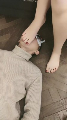 图片[4]_【彤S】长腿车模诱惑-转胯遛狗/舔臭脚/叼原味拖鞋 bf26486_HD绳艺资源