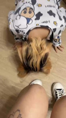 【全国最贱】开发精神小妹做S-人体擦鞋器/全体重踩踏 bf26478_HD绳艺资源