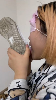 图片[3]_【全国最贱】开发精神小妹做S-人体擦鞋器/全体重踩踏 bf26478_HD绳艺资源