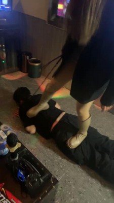 图片[4]_【宠儿】双S长筒靴KTV高难度挑战调-遛狗骑马/踩踏踢踹/耳光sp/深喉 bf26466_HD绳艺资源