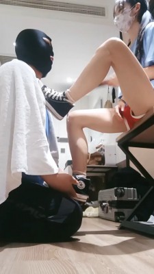 【子衿大大】学生主高帮帆布鞋踩踏-棉袜气味羞辱-骑马脚耳光 bf26456_HD绳艺资源